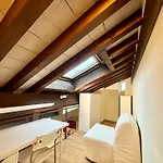 Niki O. Apartments