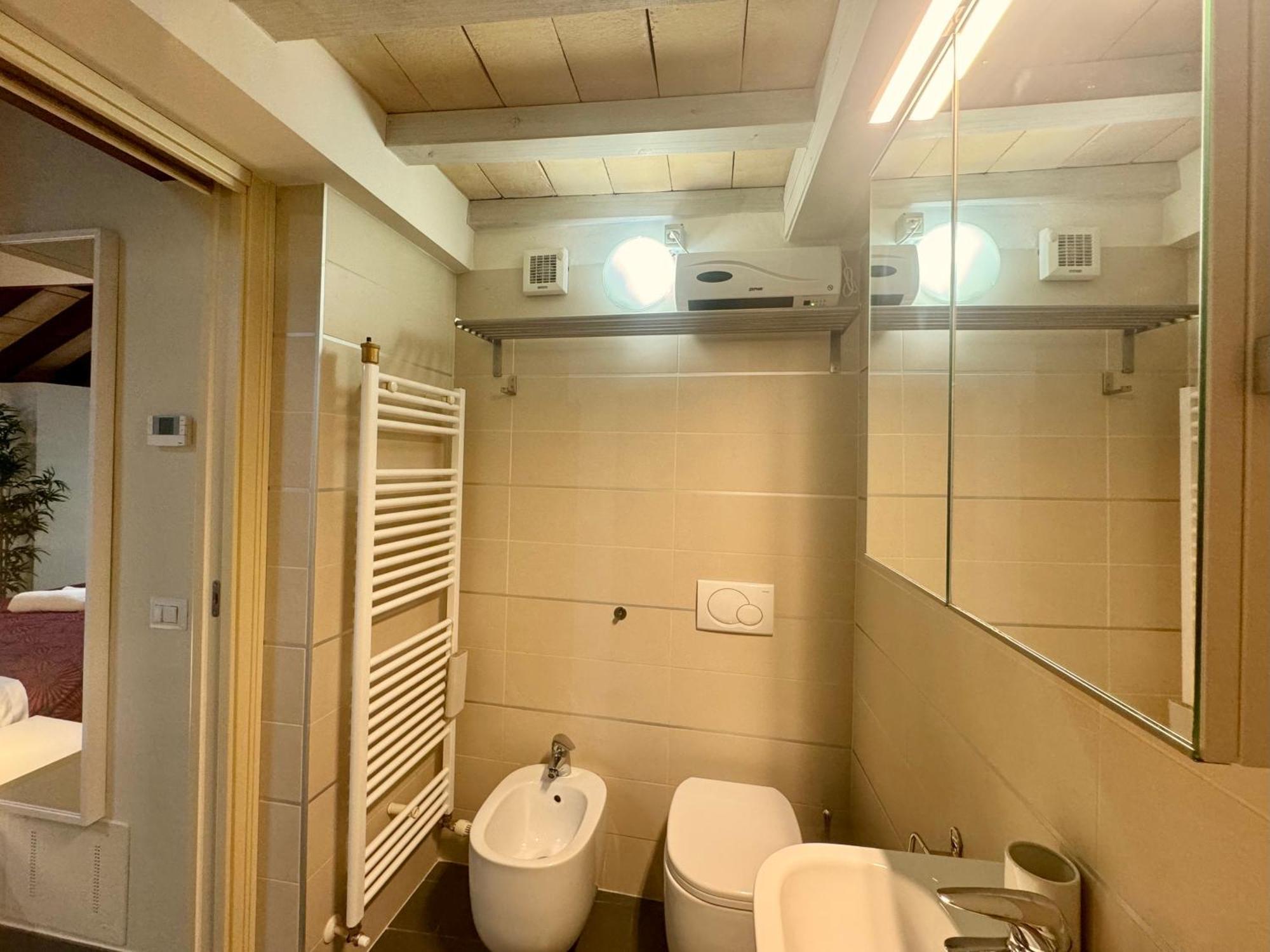 Niki O. Apartemen Parma