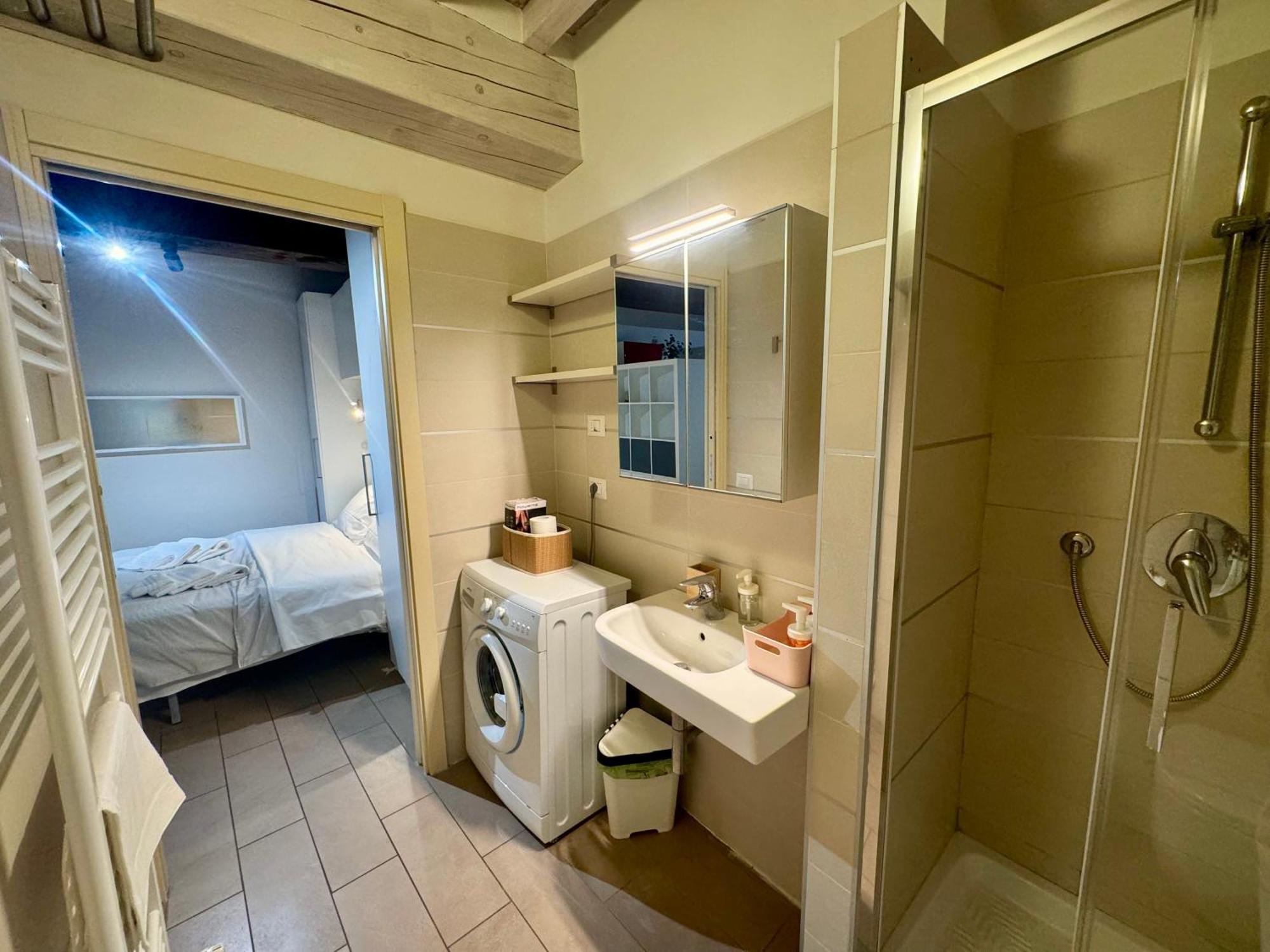 Niki O. Apartemen Parma